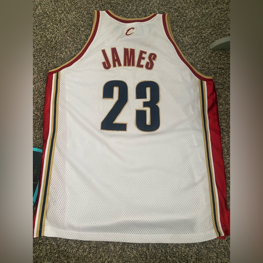 Lebron James Cavaliers jersey